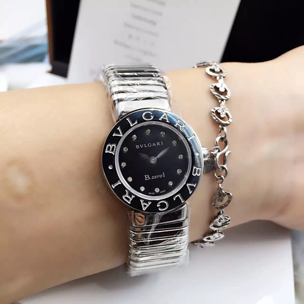 ブルガリ時計正面デザイン